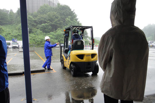 雨の中での実技講習