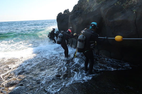 波打ち際からのエントリーはしんどい 波打ち際からのエントリーはしんどい