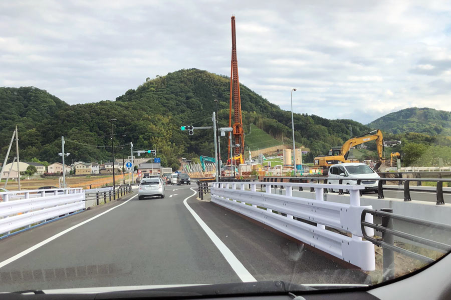 立体化工事中の江間交差点 立体化工事中の江間交差点