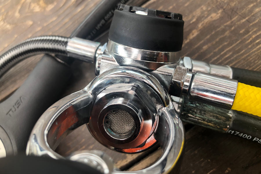 ちょっとだけ緑青(ろくしょう)が浮いてるR-600 ちょっとだけ緑青(ろくしょう)が浮いてるR-600