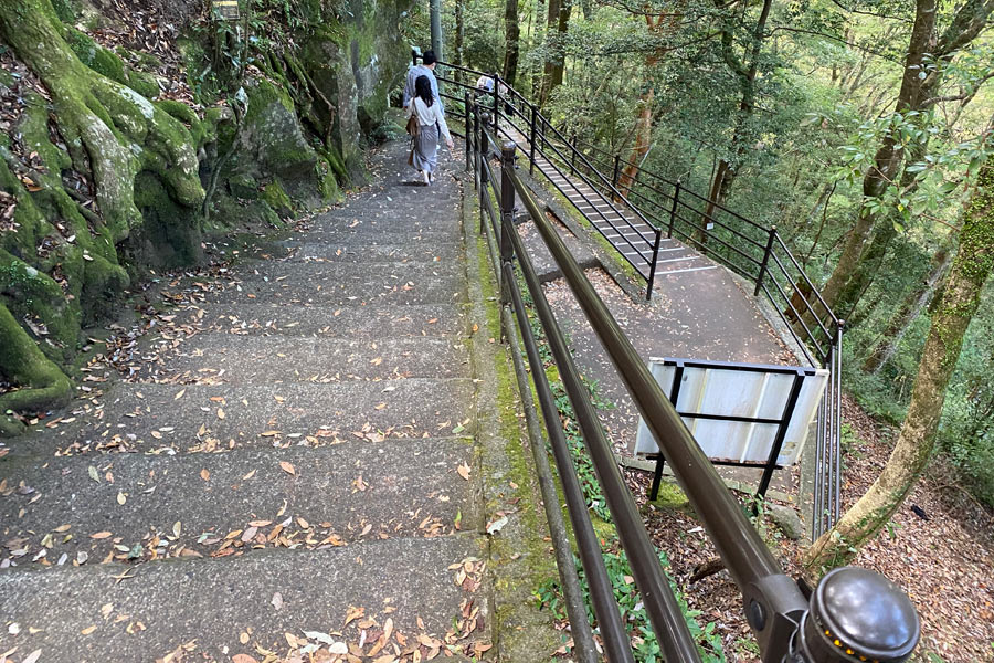 約200段の階段