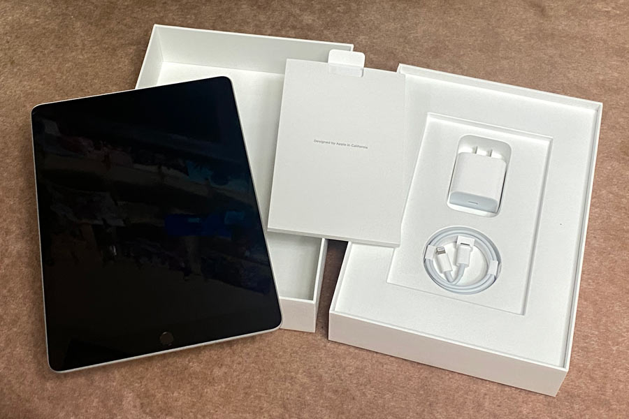 iPad 第9世代と付属品
