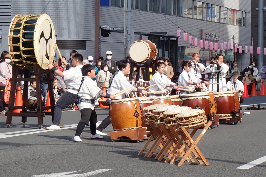 静岡太鼓連盟による和太鼓の演奏